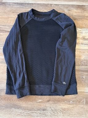 ALO Yoga Men’s Black Mesh-Front Crewneck Sweater